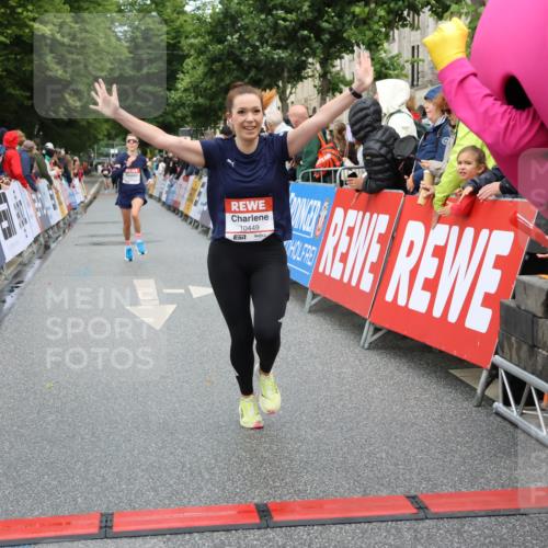 14.06.2026 - REWE Women's Run Strokosch-Dieckow http://msf.ph/oto/9766855 14.06.2026 09:52:07 Ziel 10449, 10763, 10971, 11388 meine-sportfotos.de