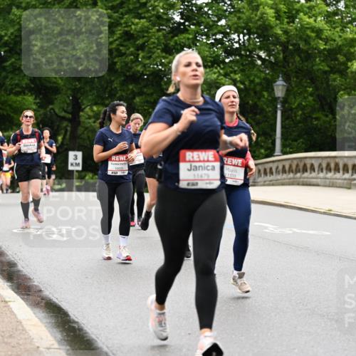 14.06.2026 - REWE Women's Run Dr. Thomas Lammeyer http://msf.ph/oto/9767091 14.06.2026 09:42:44 Laufen 3, 10033, 11479, 1533 meine-sportfotos.de