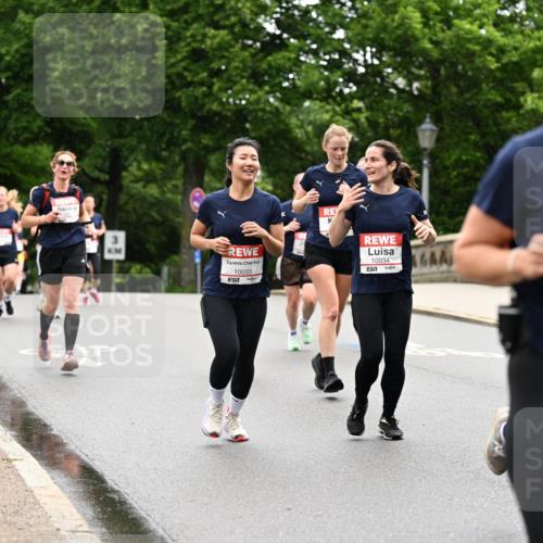 14.06.2026 - REWE Women's Run Dr. Thomas Lammeyer http://msf.ph/oto/9767101 14.06.2026 09:42:45 Laufen 10033, 10034 meine-sportfotos.de