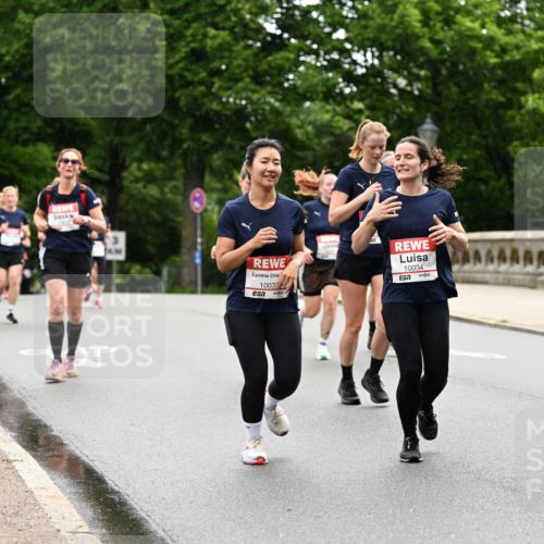 14.06.2026 - REWE Women's Run Dr. Thomas Lammeyer http://msf.ph/oto/9767103 14.06.2026 09:42:45 Laufen 6, 3, 10033, 7, 10034, 115 meine-sportfotos.de