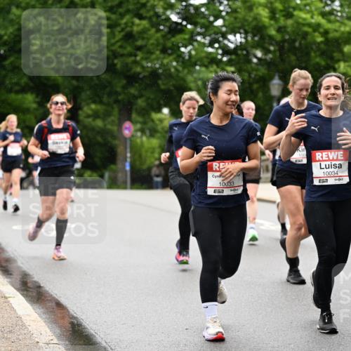 14.06.2026 - REWE Women's Run Dr. Thomas Lammeyer http://msf.ph/oto/9767108 14.06.2026 09:42:46 Laufen 10033, 100, 10034, 7 meine-sportfotos.de