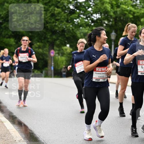 14.06.2026 - REWE Women's Run Dr. Thomas Lammeyer http://msf.ph/oto/9767109 14.06.2026 09:42:46 Laufen 10033, 10034 meine-sportfotos.de