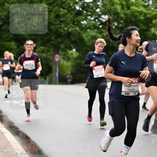 14.06.2026 - REWE Women's Run Dr. Thomas Lammeyer http://msf.ph/oto/9767111 14.06.2026 09:42:46 Laufen 10033, 10034, 57 meine-sportfotos.de