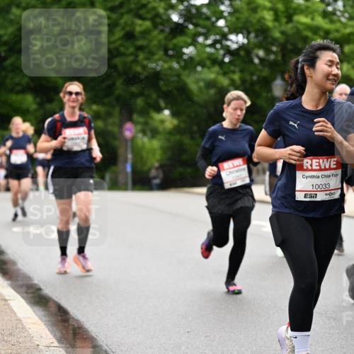 14.06.2026 - REWE Women's Run Dr. Thomas Lammeyer http://msf.ph/oto/9767112 14.06.2026 09:42:46 Laufen 10033, 10034 meine-sportfotos.de