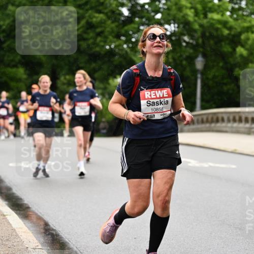14.06.2026 - REWE Women's Run Dr. Thomas Lammeyer http://msf.ph/oto/9767129 14.06.2026 09:42:48 Laufen 10858 meine-sportfotos.de