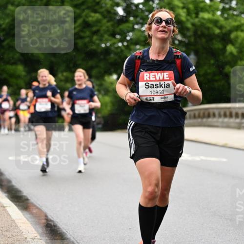 14.06.2026 - REWE Women's Run Dr. Thomas Lammeyer http://msf.ph/oto/9767130 14.06.2026 09:42:48 Laufen 10858, 7 meine-sportfotos.de