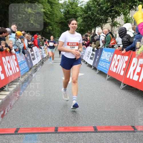14.06.2026 - REWE Women's Run Strokosch-Dieckow http://msf.ph/oto/9767144 14.06.2026 09:52:22 Ziel 10230, 10286, 10870, 11135 meine-sportfotos.de