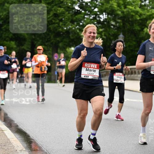 14.06.2026 - REWE Women's Run Dr. Thomas Lammeyer http://msf.ph/oto/9767150 14.06.2026 09:42:50 Laufen 10054, 10056 meine-sportfotos.de
