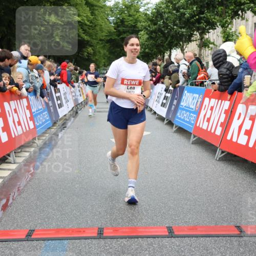 14.06.2026 - REWE Women's Run Strokosch-Dieckow http://msf.ph/oto/9767153 14.06.2026 09:52:22 Ziel 10230, 10286, 10870, 11135 meine-sportfotos.de