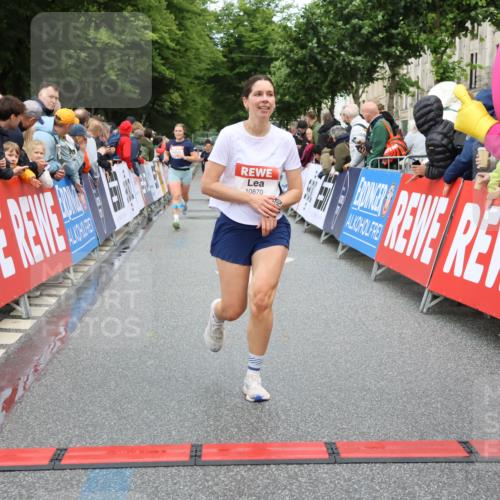 14.06.2026 - REWE Women's Run Strokosch-Dieckow http://msf.ph/oto/9767162 14.06.2026 09:52:22 Ziel 10230, 10286, 10870, 11135 meine-sportfotos.de