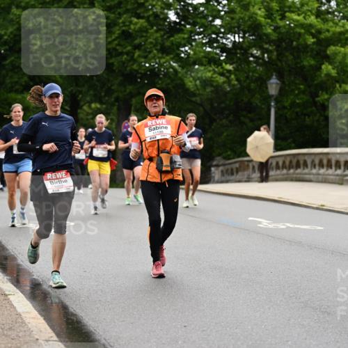 14.06.2026 - REWE Women's Run Dr. Thomas Lammeyer http://msf.ph/oto/9767167 14.06.2026 09:42:52 Laufen 10590, 11198 meine-sportfotos.de