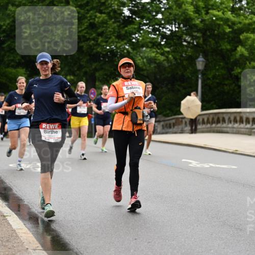 14.06.2026 - REWE Women's Run Dr. Thomas Lammeyer http://msf.ph/oto/9767169 14.06.2026 09:42:53 Laufen 10590, 11198 meine-sportfotos.de