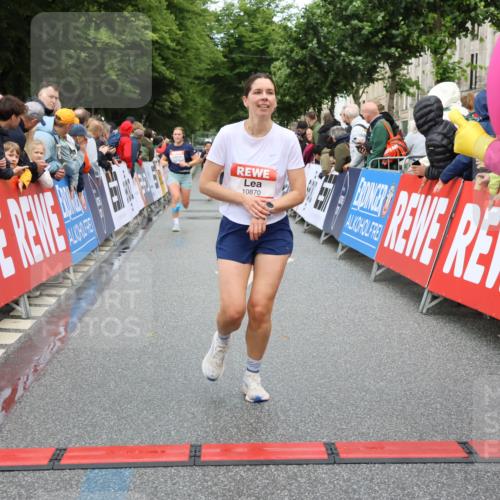 14.06.2026 - REWE Women's Run Strokosch-Dieckow http://msf.ph/oto/9767170 14.06.2026 09:52:22 Ziel 10230, 10286, 10870, 11135 meine-sportfotos.de