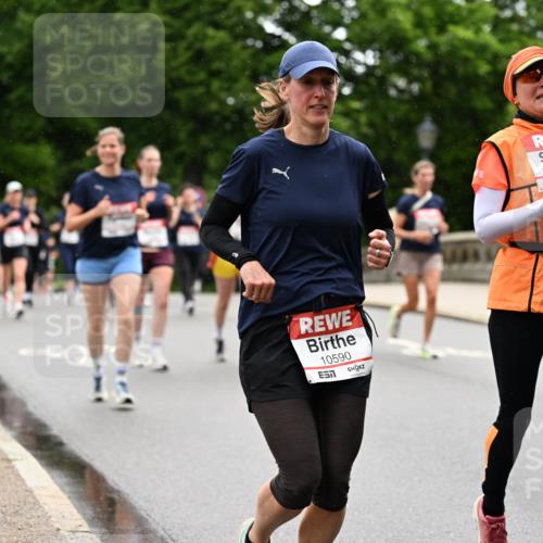 14.06.2026 - REWE Women's Run Dr. Thomas Lammeyer http://msf.ph/oto/9767179 14.06.2026 09:42:54 Laufen 10590, 11198 meine-sportfotos.de