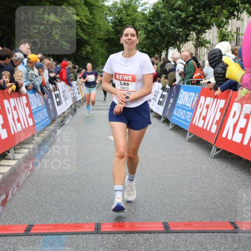 14.06.2026 - REWE Women's Run Strokosch-Dieckow http://msf.ph/oto/9767186 14.06.2026 09:52:23 Ziel 10230, 10286, 10870, 11135 meine-sportfotos.de