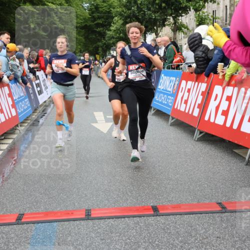 14.06.2026 - REWE Women's Run Strokosch-Dieckow http://msf.ph/oto/9767195 14.06.2026 09:52:25 Ziel 10230, 10286, 10870, 10954, 11135 meine-sportfotos.de