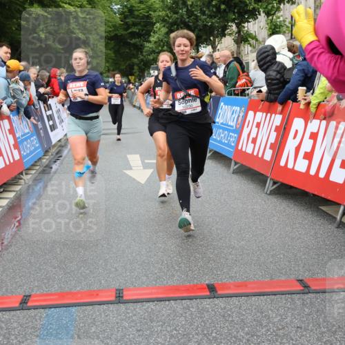 14.06.2026 - REWE Women's Run Strokosch-Dieckow http://msf.ph/oto/9767205 14.06.2026 09:52:25 Ziel 10230, 10286, 10870, 10954, 11135 meine-sportfotos.de