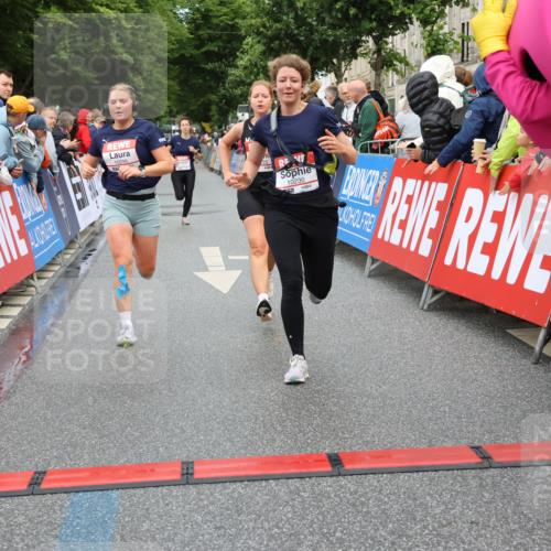 14.06.2026 - REWE Women's Run Strokosch-Dieckow http://msf.ph/oto/9767212 14.06.2026 09:52:25 Ziel 10230, 10286, 10870, 10954, 11135 meine-sportfotos.de
