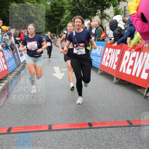 14.06.2026 - REWE Women's Run Strokosch-Dieckow http://msf.ph/oto/9767222 14.06.2026 09:52:25 Ziel 10230, 10286, 10870, 10954, 11135 meine-sportfotos.de