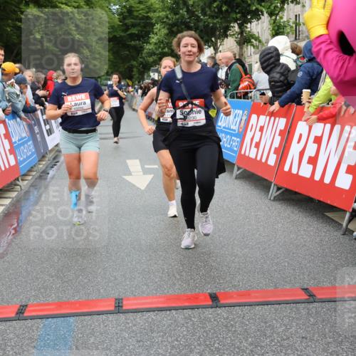 14.06.2026 - REWE Women's Run Strokosch-Dieckow http://msf.ph/oto/9767232 14.06.2026 09:52:25 Ziel 10230, 10286, 10870, 10954, 11135 meine-sportfotos.de