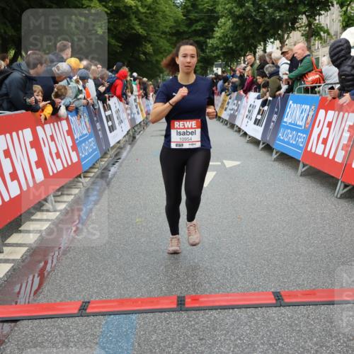 14.06.2026 - REWE Women's Run Strokosch-Dieckow http://msf.ph/oto/9767294 14.06.2026 09:52:28 Ziel 10230, 10286, 10870, 10954, 11135 meine-sportfotos.de
