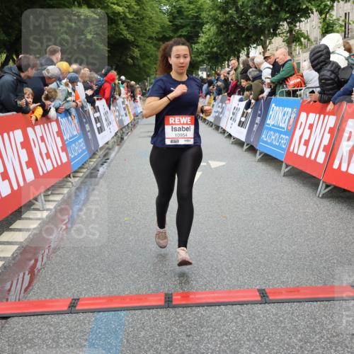 14.06.2026 - REWE Women's Run Strokosch-Dieckow http://msf.ph/oto/9767303 14.06.2026 09:52:28 Ziel 10230, 10286, 10870, 10954, 11135 meine-sportfotos.de