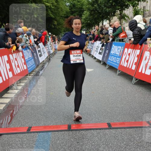 14.06.2026 - REWE Women's Run Strokosch-Dieckow http://msf.ph/oto/9767311 14.06.2026 09:52:28 Ziel 10230, 10286, 10870, 10954, 11135 meine-sportfotos.de