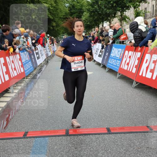 14.06.2026 - REWE Women's Run Strokosch-Dieckow http://msf.ph/oto/9767320 14.06.2026 09:52:28 Ziel 10230, 10286, 10870, 10954, 11135 meine-sportfotos.de