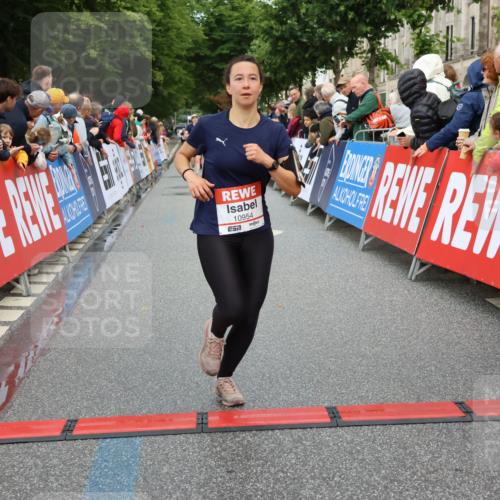 14.06.2026 - REWE Women's Run Strokosch-Dieckow http://msf.ph/oto/9767330 14.06.2026 09:52:28 Ziel 10230, 10286, 10870, 10954, 11135 meine-sportfotos.de