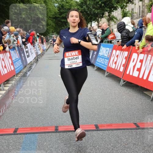 14.06.2026 - REWE Women's Run Strokosch-Dieckow http://msf.ph/oto/9767347 14.06.2026 09:52:29 Ziel 10230, 10286, 10870, 10954, 11135 meine-sportfotos.de