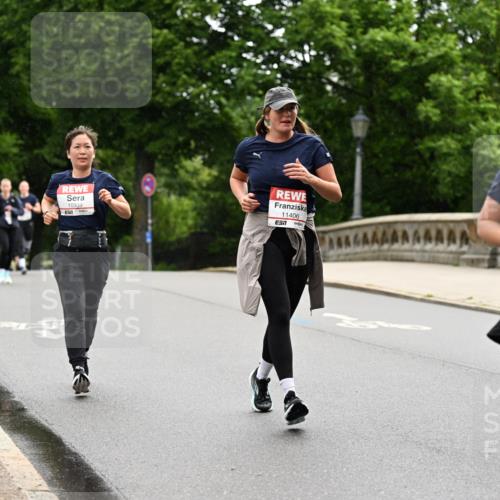 14.06.2026 - REWE Women's Run Dr. Thomas Lammeyer http://msf.ph/oto/9767392 14.06.2026 09:43:21 Laufen 10339, 11406, 57, 11199 meine-sportfotos.de