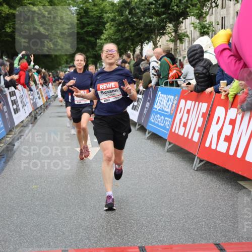 14.06.2026 - REWE Women's Run Strokosch-Dieckow http://msf.ph/oto/9767459 14.06.2026 09:52:45 Ziel 10168, 10422, 10942, 11174, 11228, 11326, 11467 meine-sportfotos.de