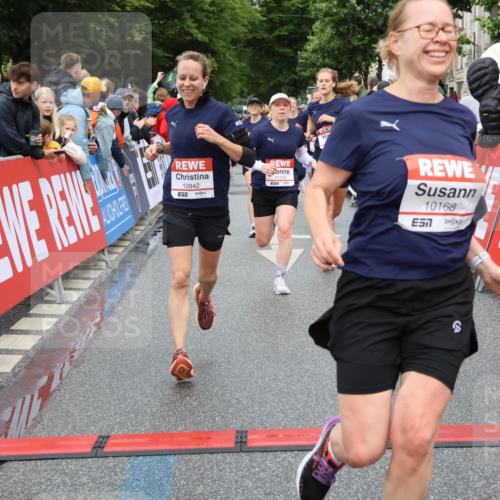 14.06.2026 - REWE Women's Run Strokosch-Dieckow http://msf.ph/oto/9767544 14.06.2026 09:52:47 Ziel 10168, 10278, 10422, 10942, 11174, 11326, 11467, 11519 meine-sportfotos.de
