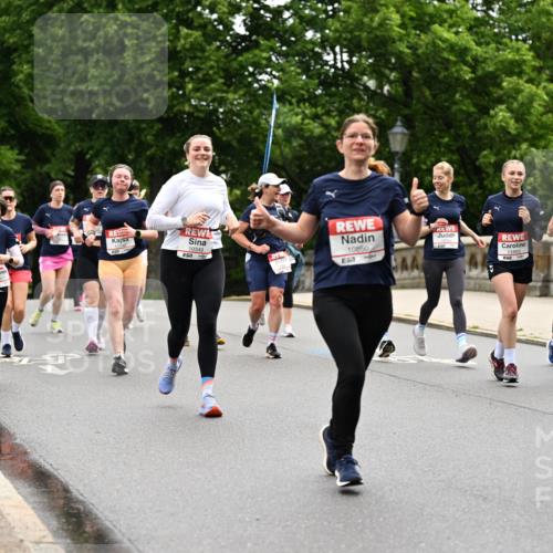 14.06.2026 - REWE Women's Run Dr. Thomas Lammeyer http://msf.ph/oto/9767550 14.06.2026 09:43:40 Laufen 10613, 11342, 10349, 10850, 7, 10229 meine-sportfotos.de