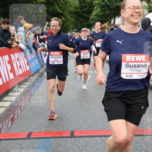 14.06.2026 - REWE Women's Run Strokosch-Dieckow http://msf.ph/oto/9767554 14.06.2026 09:52:47 Ziel 10168, 10278, 10422, 10942, 11174, 11326, 11467, 11519 meine-sportfotos.de