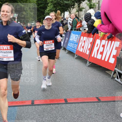 14.06.2026 - REWE Women's Run Strokosch-Dieckow http://msf.ph/oto/9767565 14.06.2026 09:52:47 Ziel 10168, 10278, 10422, 10942, 11174, 11326, 11467, 11519 meine-sportfotos.de