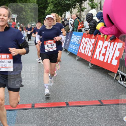 14.06.2026 - REWE Women's Run Strokosch-Dieckow http://msf.ph/oto/9767575 14.06.2026 09:52:47 Ziel 10168, 10278, 10422, 10942, 11174, 11326, 11467, 11519 meine-sportfotos.de