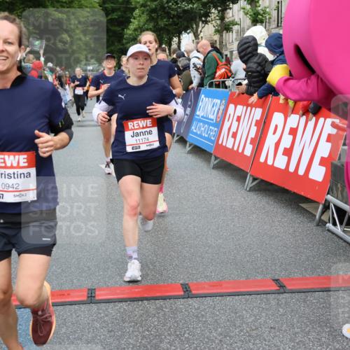 14.06.2026 - REWE Women's Run Strokosch-Dieckow http://msf.ph/oto/9767583 14.06.2026 09:52:47 Ziel 10168, 10278, 10422, 10942, 11174, 11326, 11467, 11519 meine-sportfotos.de