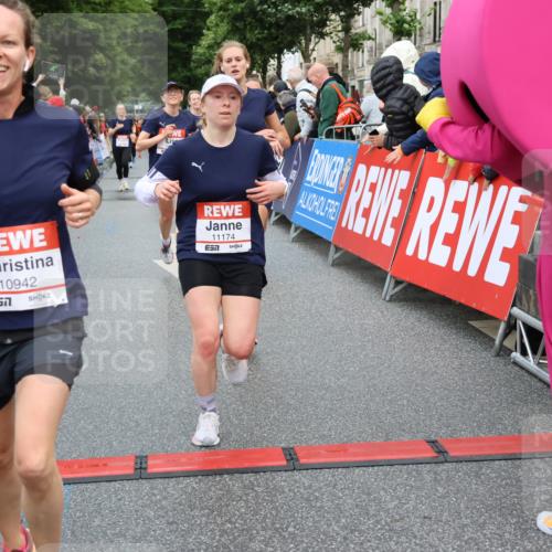 14.06.2026 - REWE Women's Run Strokosch-Dieckow http://msf.ph/oto/9767595 14.06.2026 09:52:48 Ziel 10168, 10278, 10422, 10942, 11174, 11326, 11467, 11519 meine-sportfotos.de