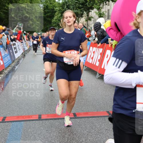 14.06.2026 - REWE Women's Run Strokosch-Dieckow http://msf.ph/oto/9767614 14.06.2026 09:52:48 Ziel 10168, 10278, 10422, 10942, 11174, 11326, 11467, 11519 meine-sportfotos.de