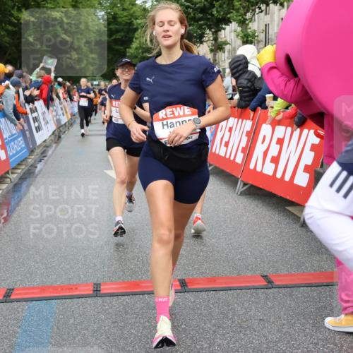 14.06.2026 - REWE Women's Run Strokosch-Dieckow http://msf.ph/oto/9767631 14.06.2026 09:52:49 Ziel 10168, 10278, 10422, 10490, 10686, 10942, 11174, 11326, 11467, 11519 meine-sportfotos.de