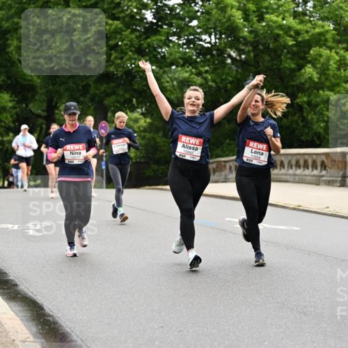 14.06.2026 - REWE Women's Run Dr. Thomas Lammeyer http://msf.ph/oto/9767666 14.06.2026 09:43:56 Laufen 10677, 10982, 10558, 10160 meine-sportfotos.de