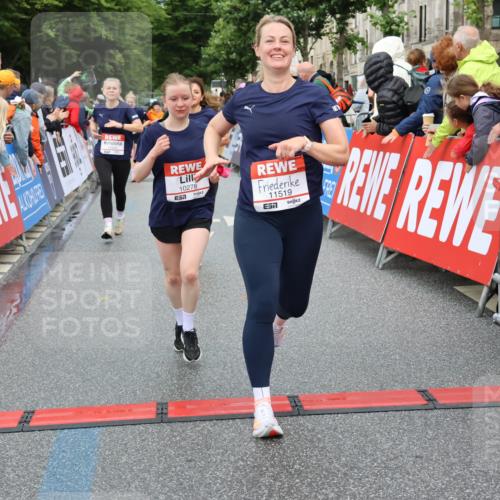 14.06.2026 - REWE Women's Run Strokosch-Dieckow http://msf.ph/oto/9767694 14.06.2026 09:52:51 Ziel 10168, 10278, 10422, 10490, 10686, 10942, 11123, 11174, 11326, 11467, 11519 meine-sportfotos.de
