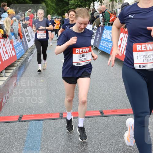 14.06.2026 - REWE Women's Run Strokosch-Dieckow http://msf.ph/oto/9767744 14.06.2026 09:52:52 Ziel 10168, 10278, 10422, 10490, 10629, 10686, 10942, 11123, 11174, 11326, 11467, 11519 meine-sportfotos.de
