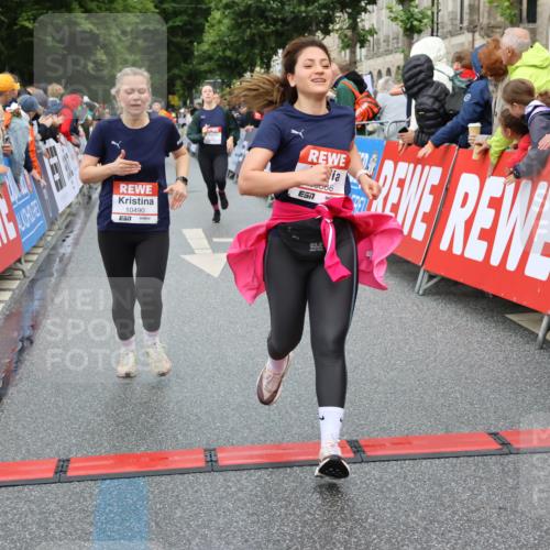 14.06.2026 - REWE Women's Run Strokosch-Dieckow http://msf.ph/oto/9767762 14.06.2026 09:52:53 Ziel 10168, 10278, 10422, 10490, 10629, 10686, 10942, 11123, 11174, 11326, 11467, 11485, 11519 meine-sportfotos.de