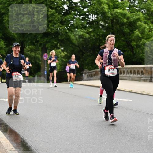 14.06.2026 - REWE Women's Run Dr. Thomas Lammeyer http://msf.ph/oto/9767766 14.06.2026 09:44:08 Laufen 11013, 10709 meine-sportfotos.de