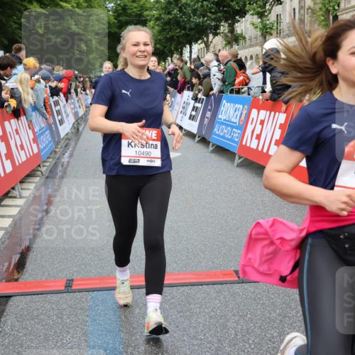 14.06.2026 - REWE Women's Run Strokosch-Dieckow http://msf.ph/oto/9767814 14.06.2026 09:52:54 Ziel 10168, 10278, 10422, 10490, 10629, 10686, 10942, 11123, 11174, 11326, 11467, 11485, 11519 meine-sportfotos.de