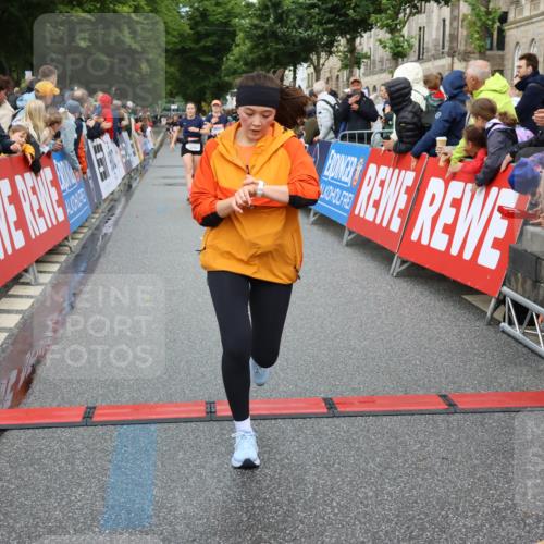 14.06.2026 - REWE Women's Run Strokosch-Dieckow http://msf.ph/oto/9767938 14.06.2026 09:52:59 Ziel 10278, 10490, 10629, 10686, 10833, 10984, 11123, 11485, 11519 meine-sportfotos.de