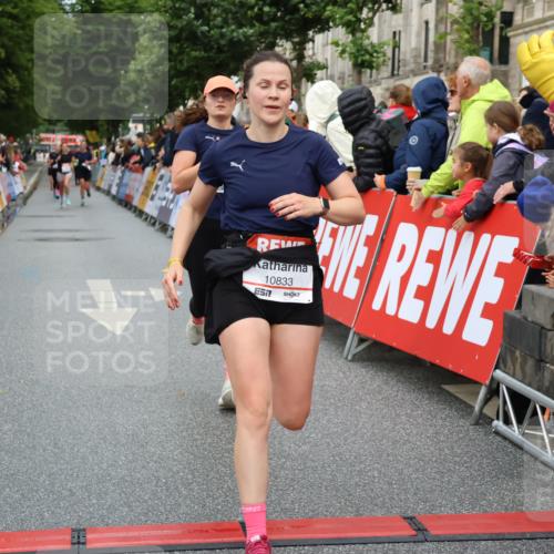 14.06.2026 - REWE Women's Run Strokosch-Dieckow http://msf.ph/oto/9767973 14.06.2026 09:53:02 Ziel 10629, 10833, 10984, 11123, 11485 meine-sportfotos.de