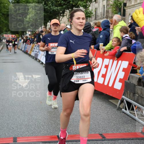 14.06.2026 - REWE Women's Run Strokosch-Dieckow http://msf.ph/oto/9767998 14.06.2026 09:53:02 Ziel 10629, 10833, 10984, 11123, 11485 meine-sportfotos.de